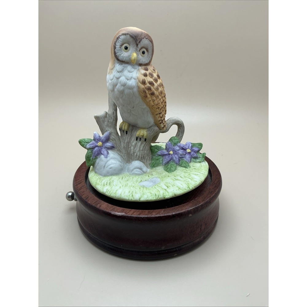 Vintage Barn‎ Owl Music Box